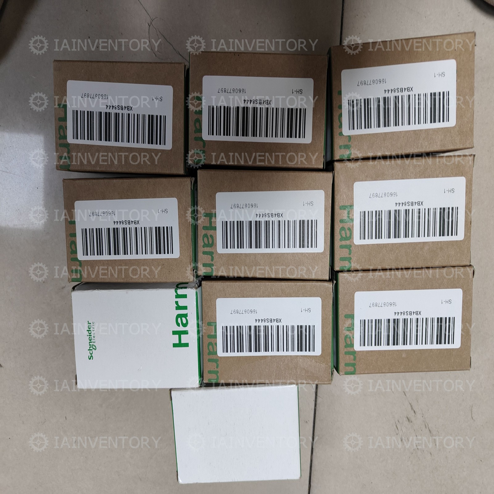 1 Piece New Schneider XB4BS8444 With 1 Year Warranty