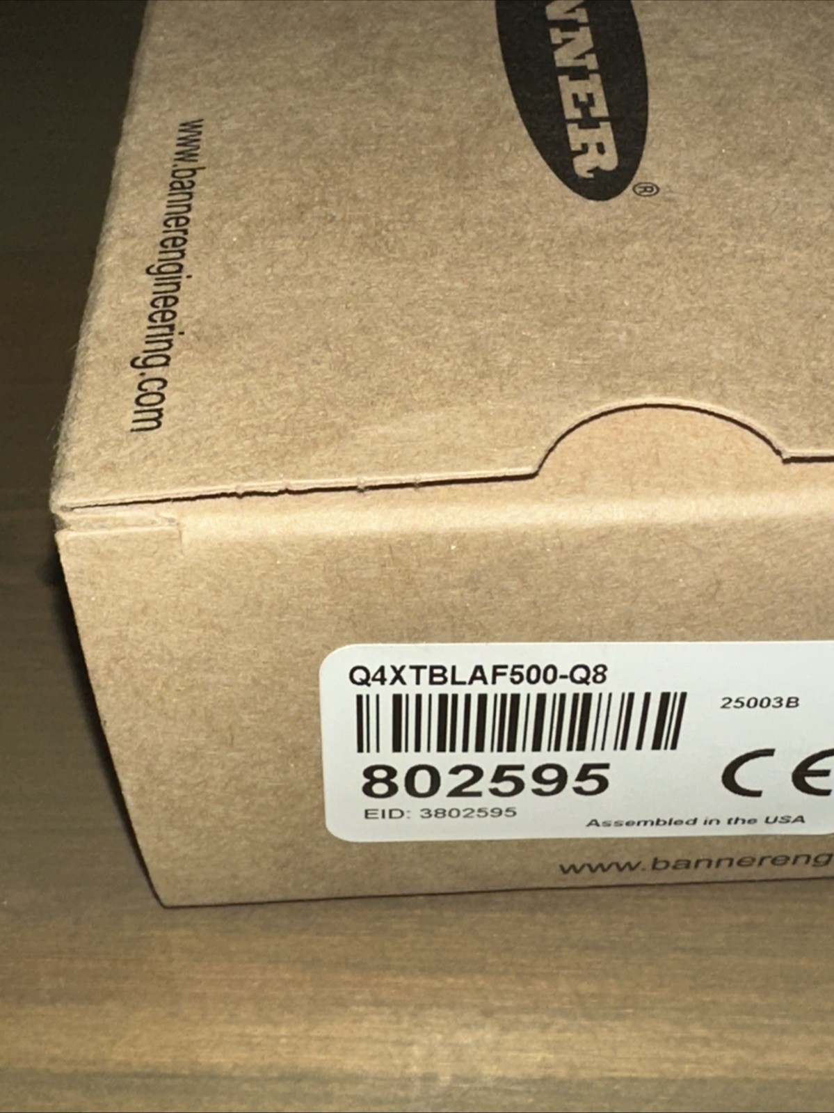 Banner Q4XTBLAF500-Q8 PHOTOELECTRIC SENSOR! Free Shipping!