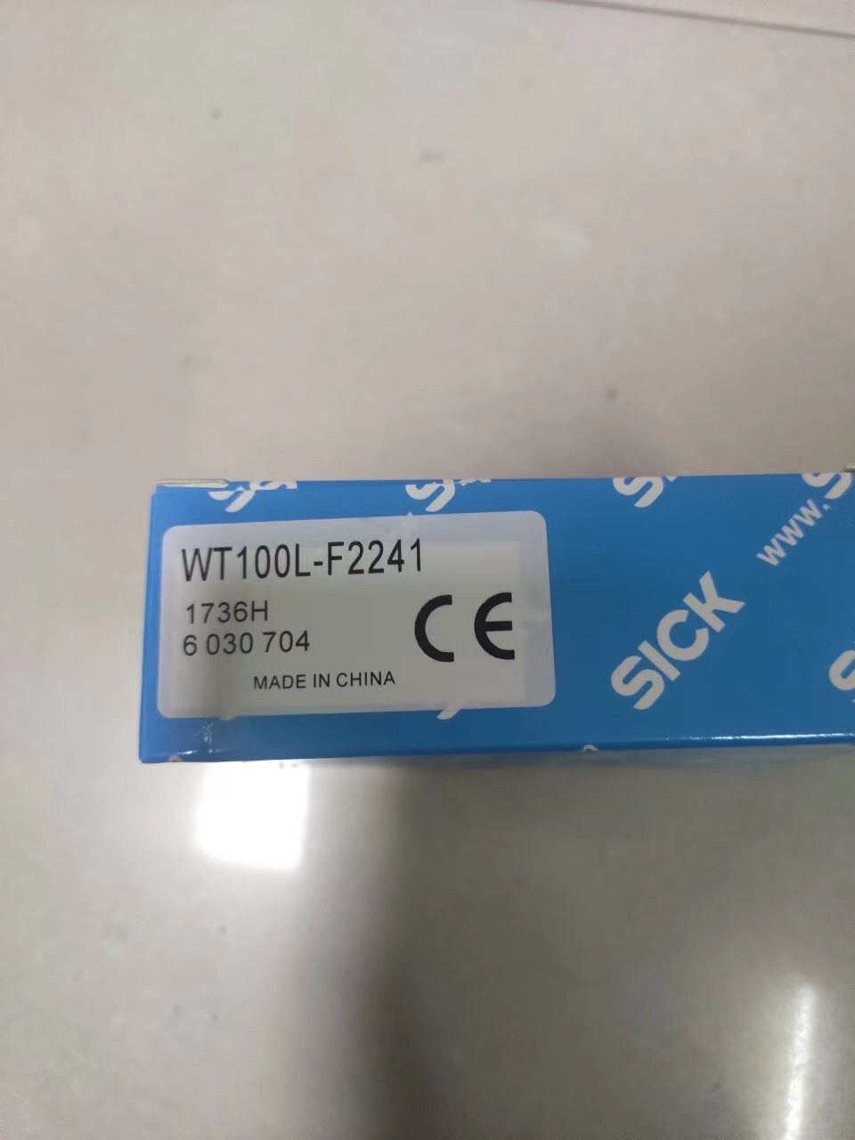 SICK WT100L-F2241 Photoelectric Switch New One Free Shipping WT100LF2241