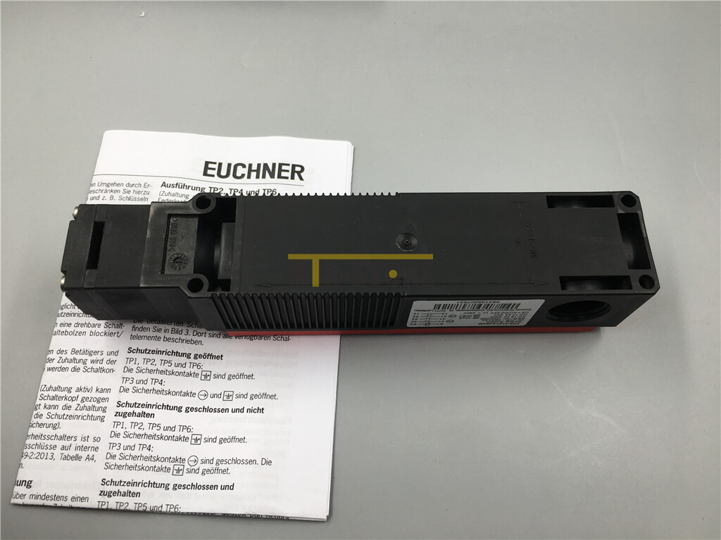 1PC Brand New EUCHNER safety switches TP3-4121A024M