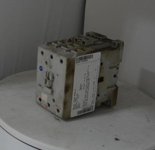 Allen Bradley 100-C85 3-Pole 600V Max IEC Contactor SEE NOTES