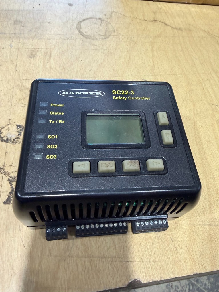 BANNER SC22-3 SAFETY CONTROLLER B253