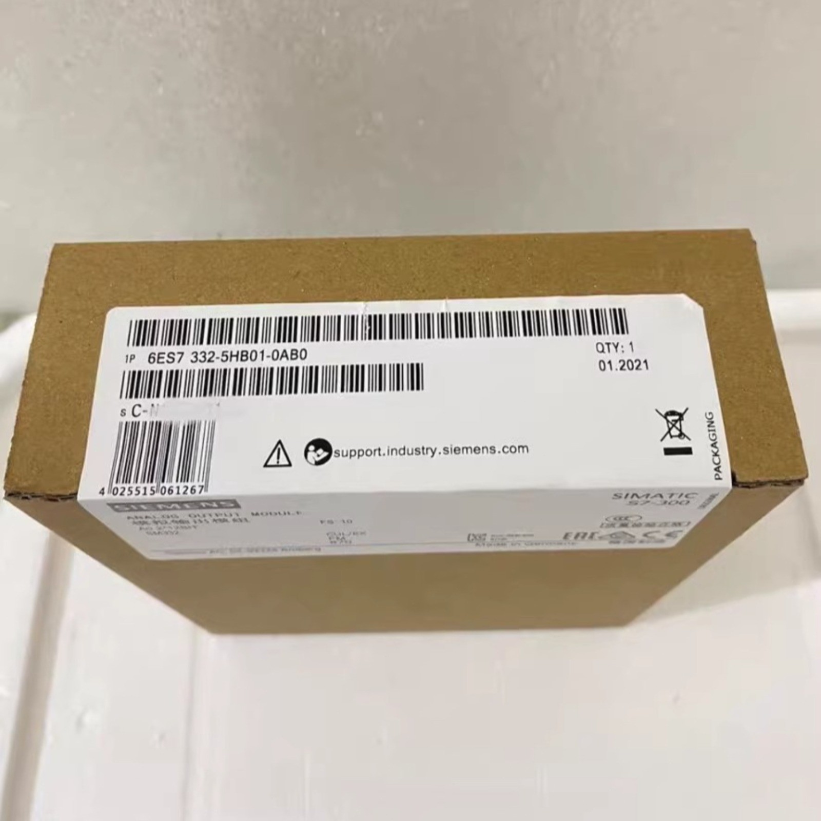 New Siemens 6ES7332-5HB01-0AB0 6ES73325HB010AB0 S7-300 Analog output SM 332