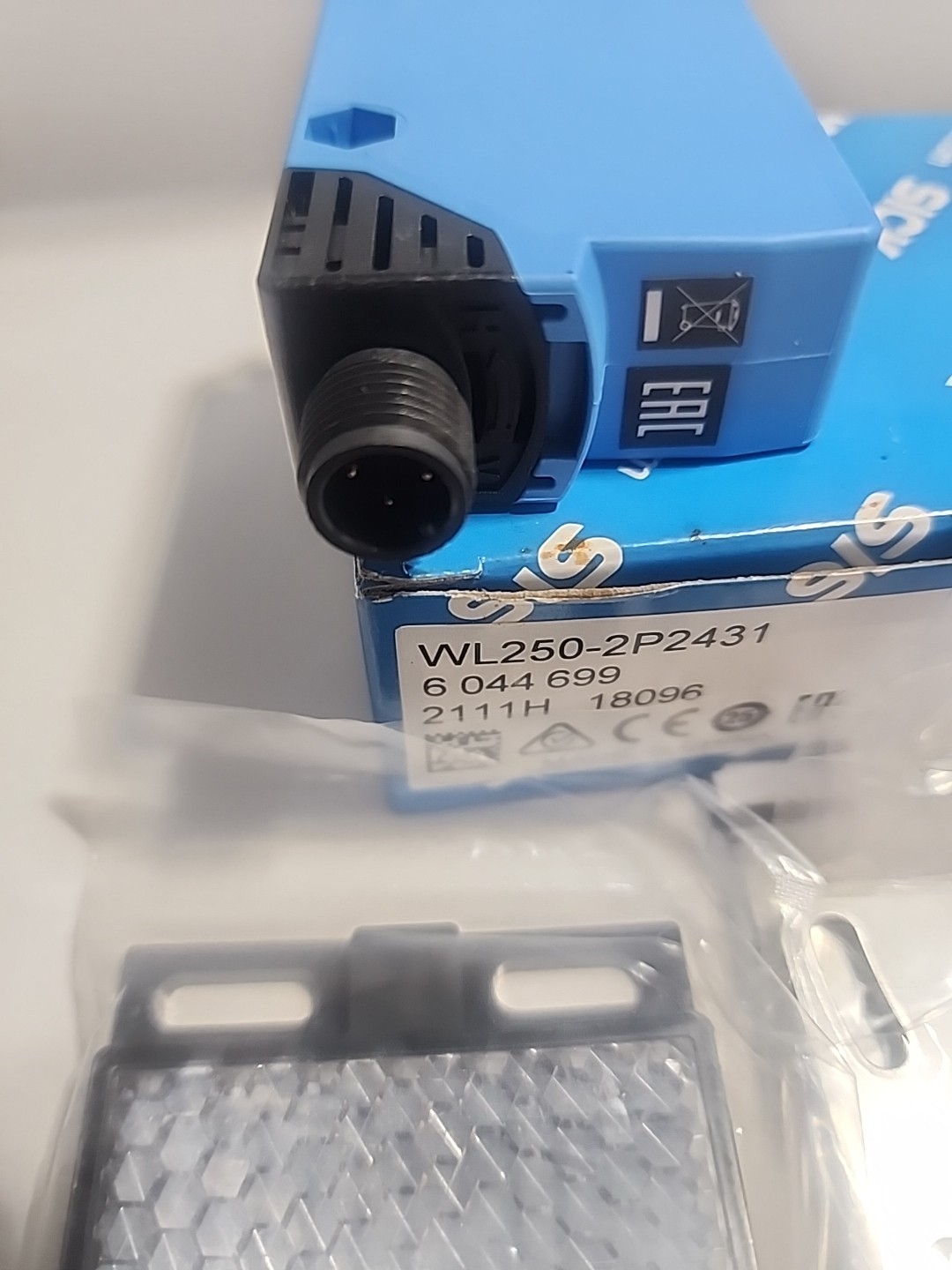 NEW SICK WL250-2P2431 Replace WL250-P430 Photoelectric Sensor Switch WL250-2