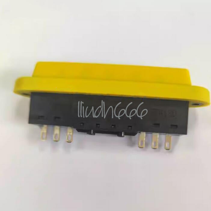 NEW ONE IDEC HE2B-M211PY enable switch 10 Pin HE2B-M2