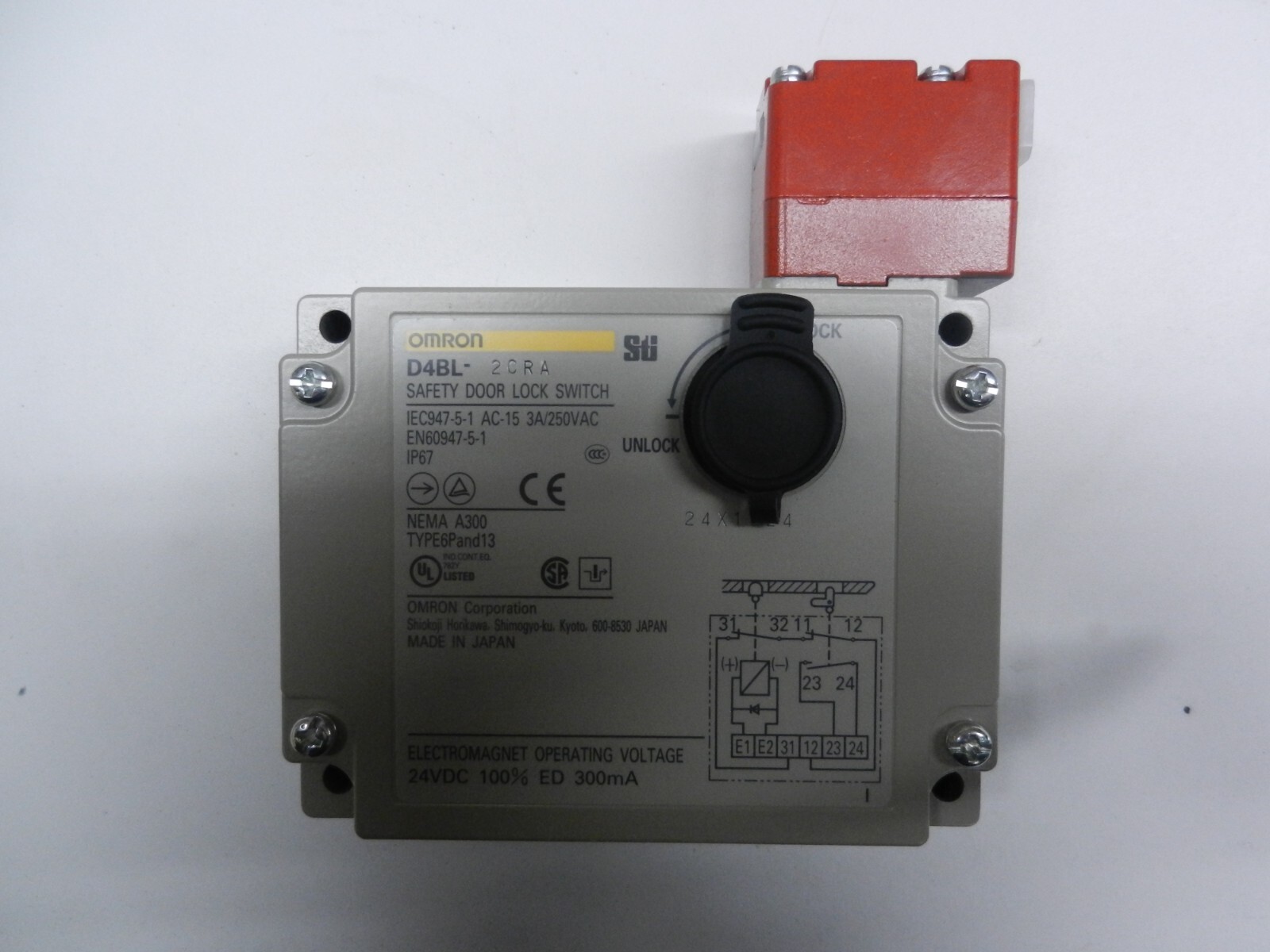 D4BL-2CRA MECHANICAL LOCKING INTERLOCK SWITCH, KEY/TONGUE