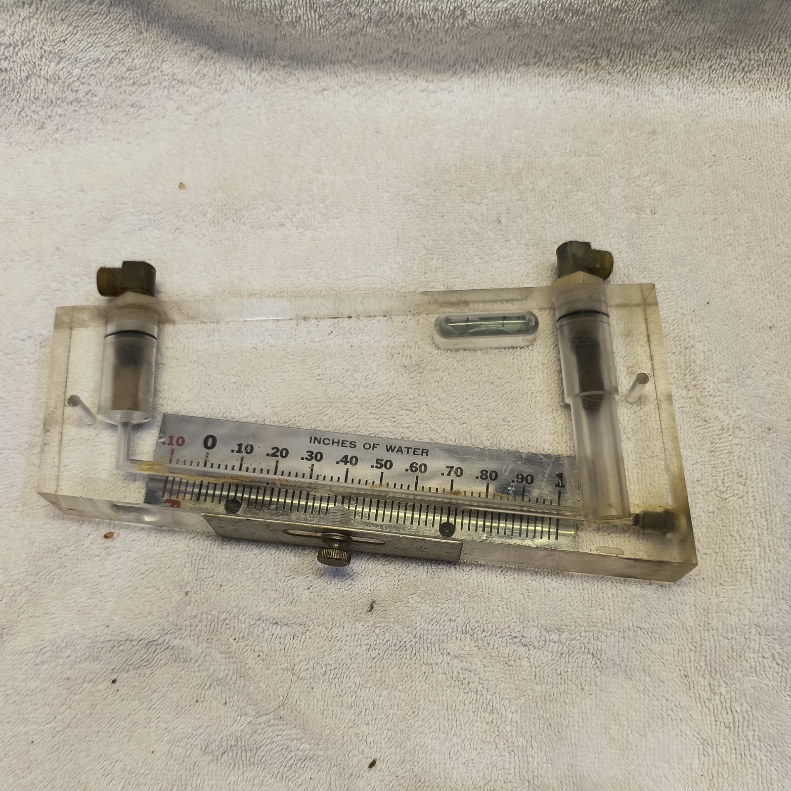 Dwyer 250-AF Inclined Manometer Air Filter Gage .10-0-1.0″ w.c. 5-1/2″ Scale