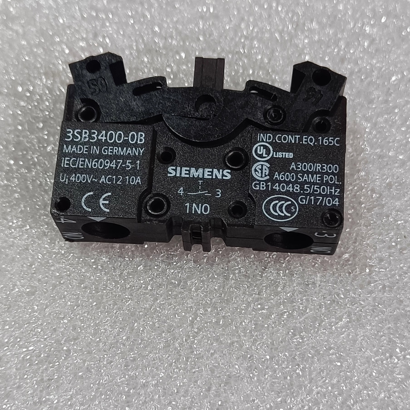 1PCS NEW SIEMENS 3SB3400-0B 3SB3 400-0B pushbutton contact block fast delivery