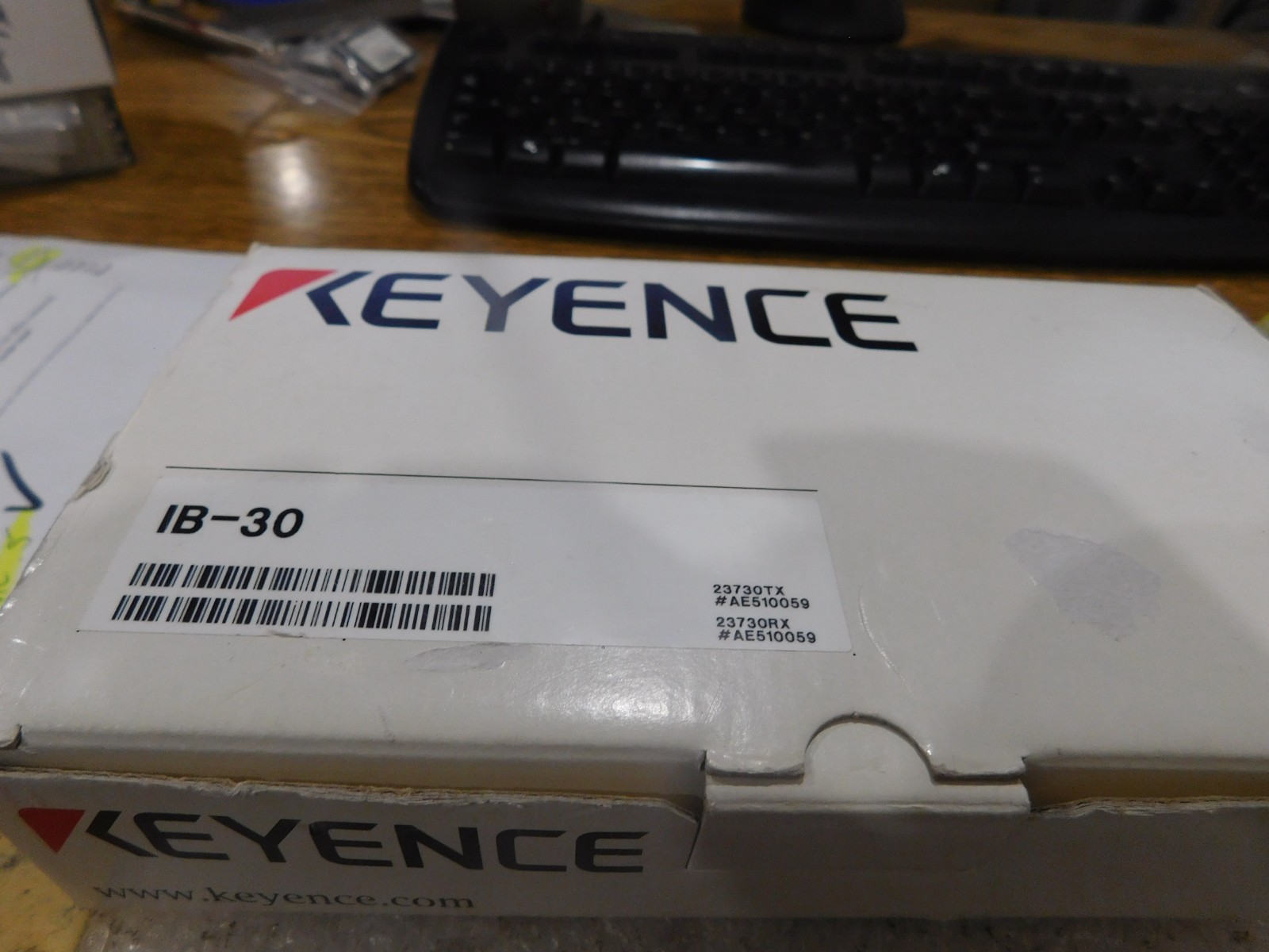 Keyence Model: IB-30 Laser Sensor. Only ½ of Ki with Mounting. New Old Stock