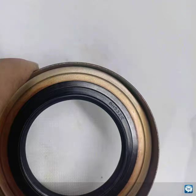 1Pcs NEW FOR BH5321E front differential oil seal