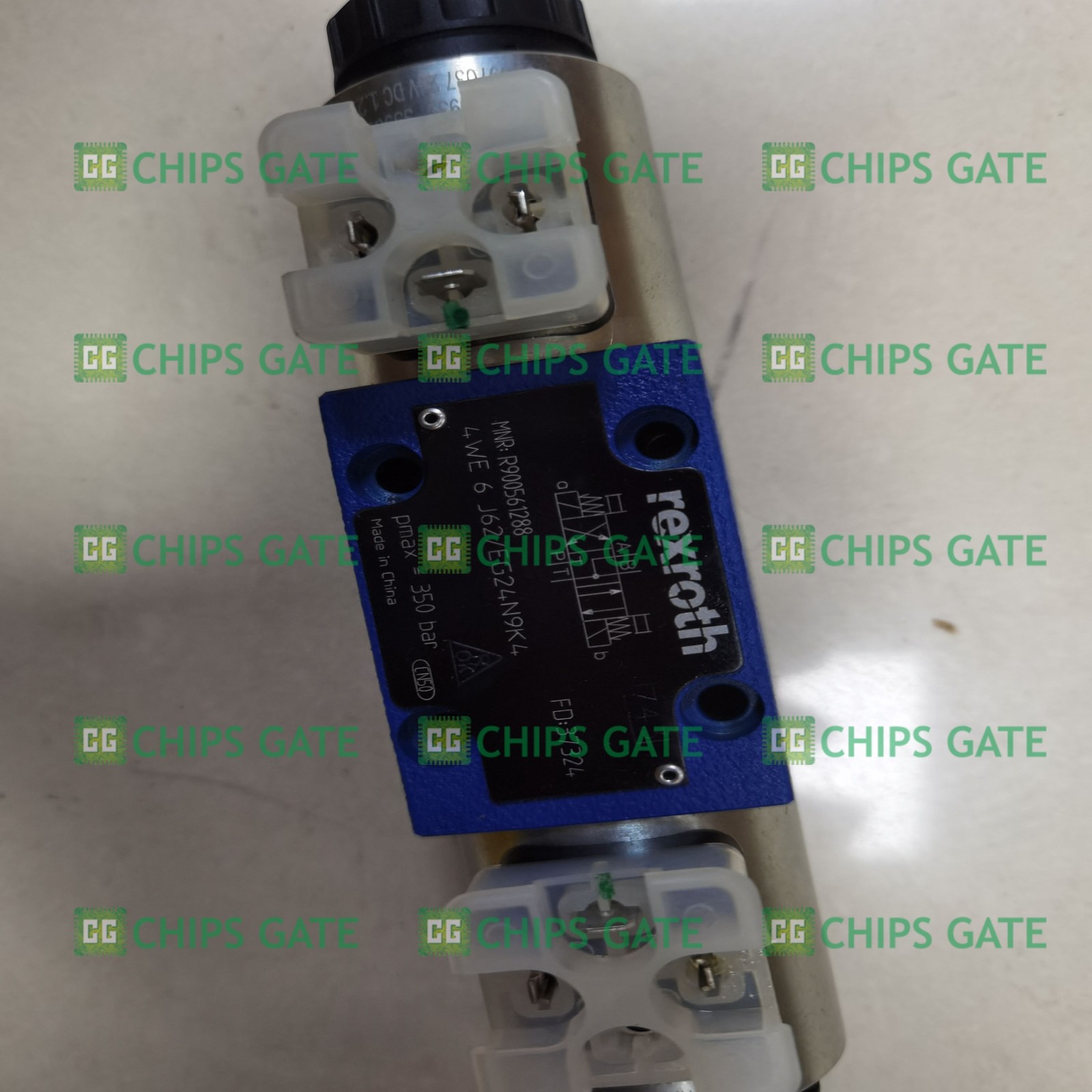 NEW REXROTH R900561288 4WE6J62 / EG24N9K4 Solenoid Valve
