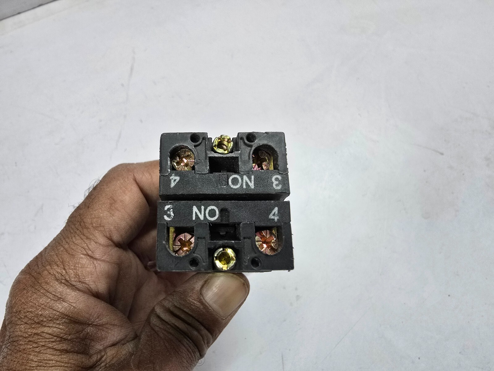 Schneider ZB2-BE101 Contact Block Joystick Controller 10(6)A 400V