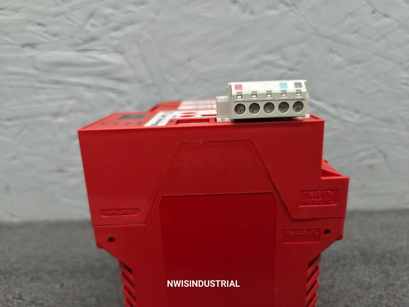 Allen-Bradley SmartGuard 600 1752-L24BBB / Safety Controller