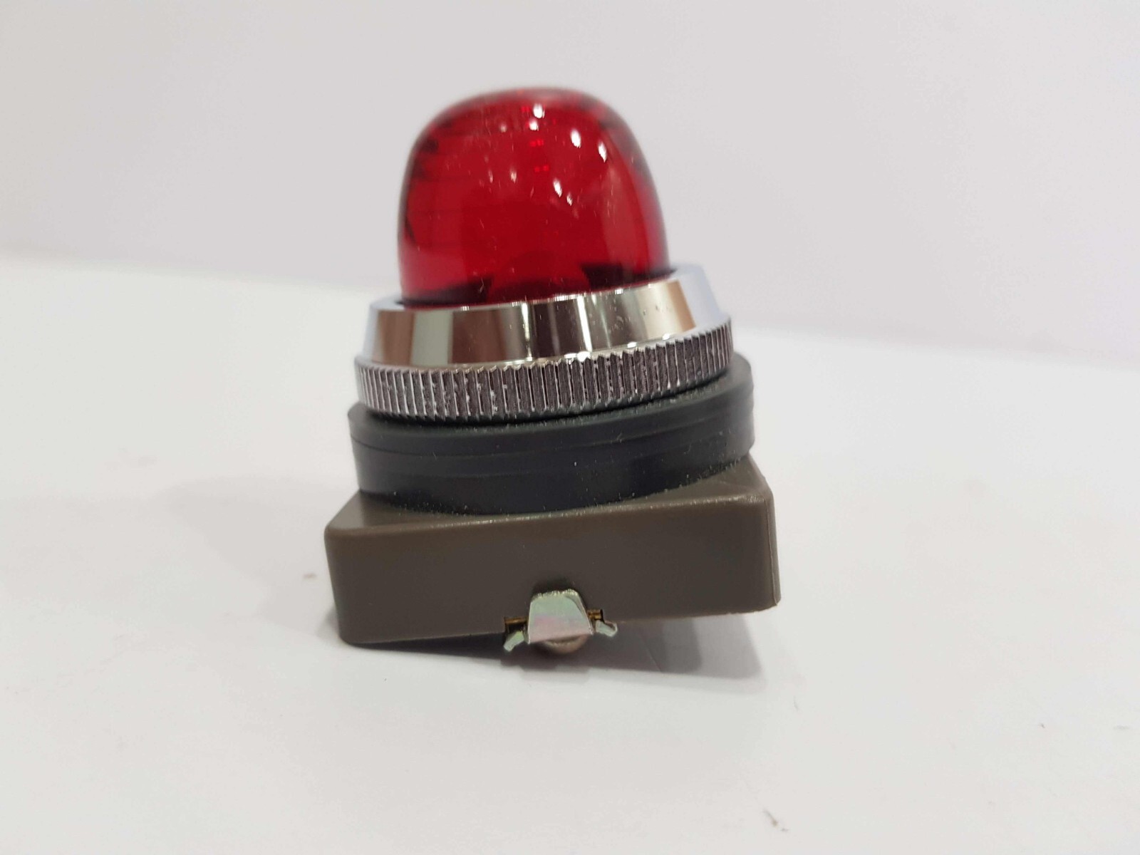 IZUMI RED PILOT LIGHT – LOT OF 3