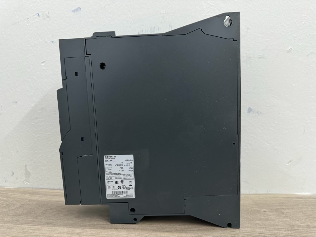 1PC Schneider ATV320U40N4B Inverter New In Box Fast Shipping