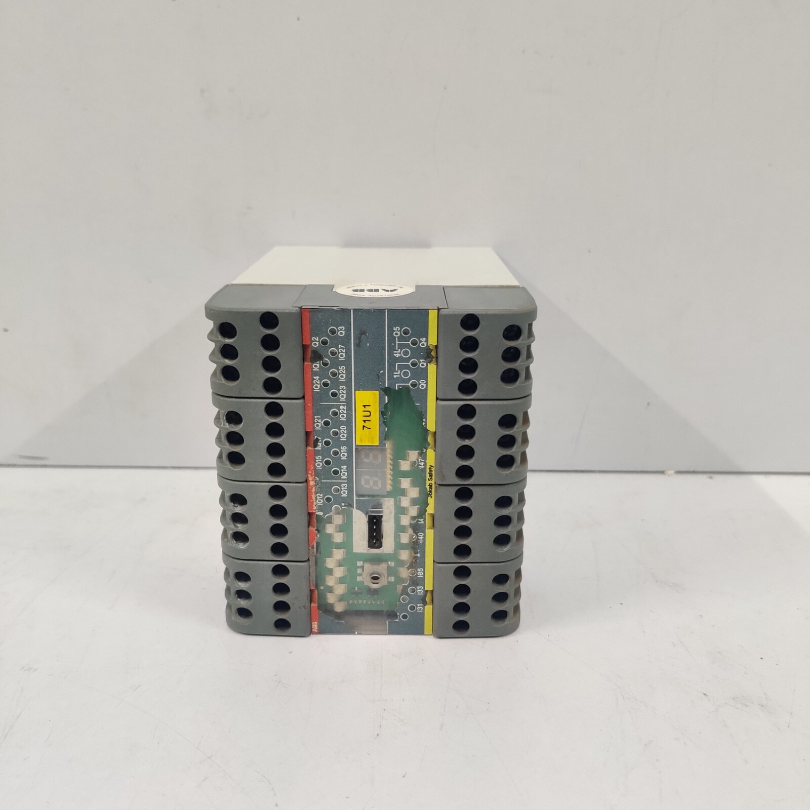 ABB PLUTO B46 V2 safety relay 2TLA020070R1700