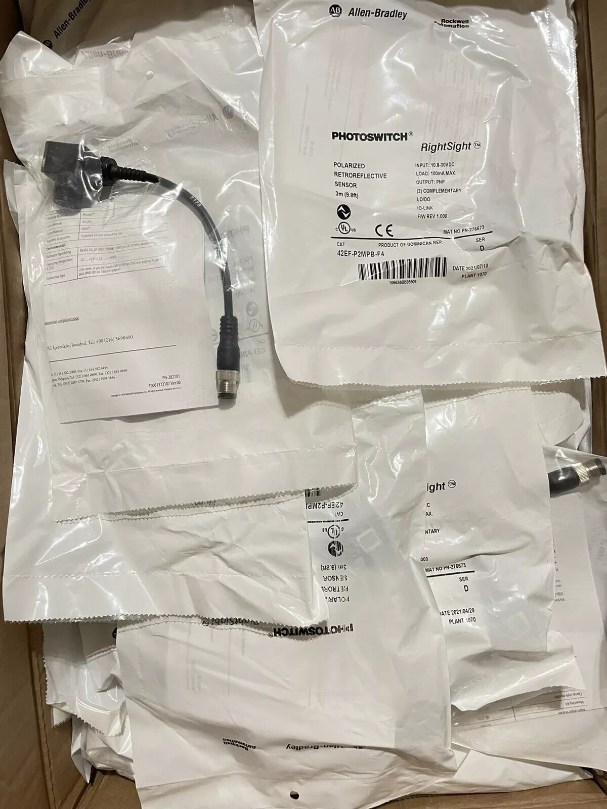 New Sealed Allen-Bradley 42EF-P2MPB-F4 SER D Photoelectric Sensor FAST SHIP