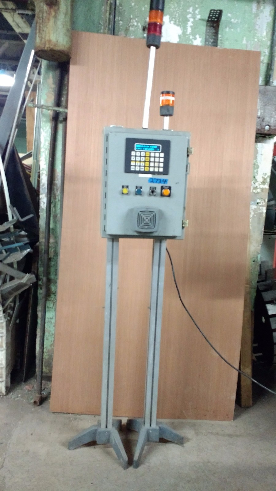 KEP Model # 2-GE-90 control box with stack lights w/ GE Fanuc 90-30 PLC no stand