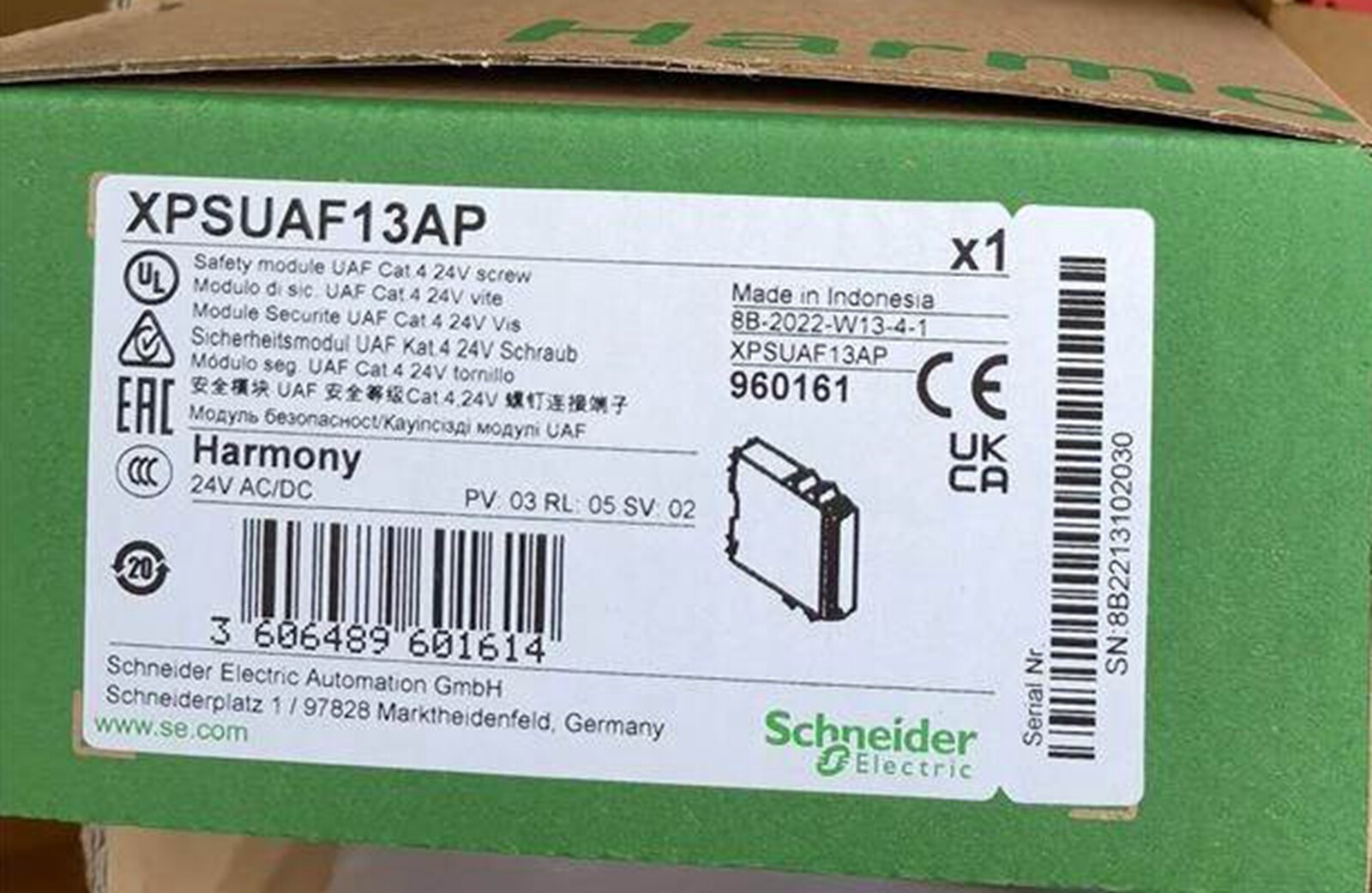 For NEW schneider XPSUAF13AP safety relay With box