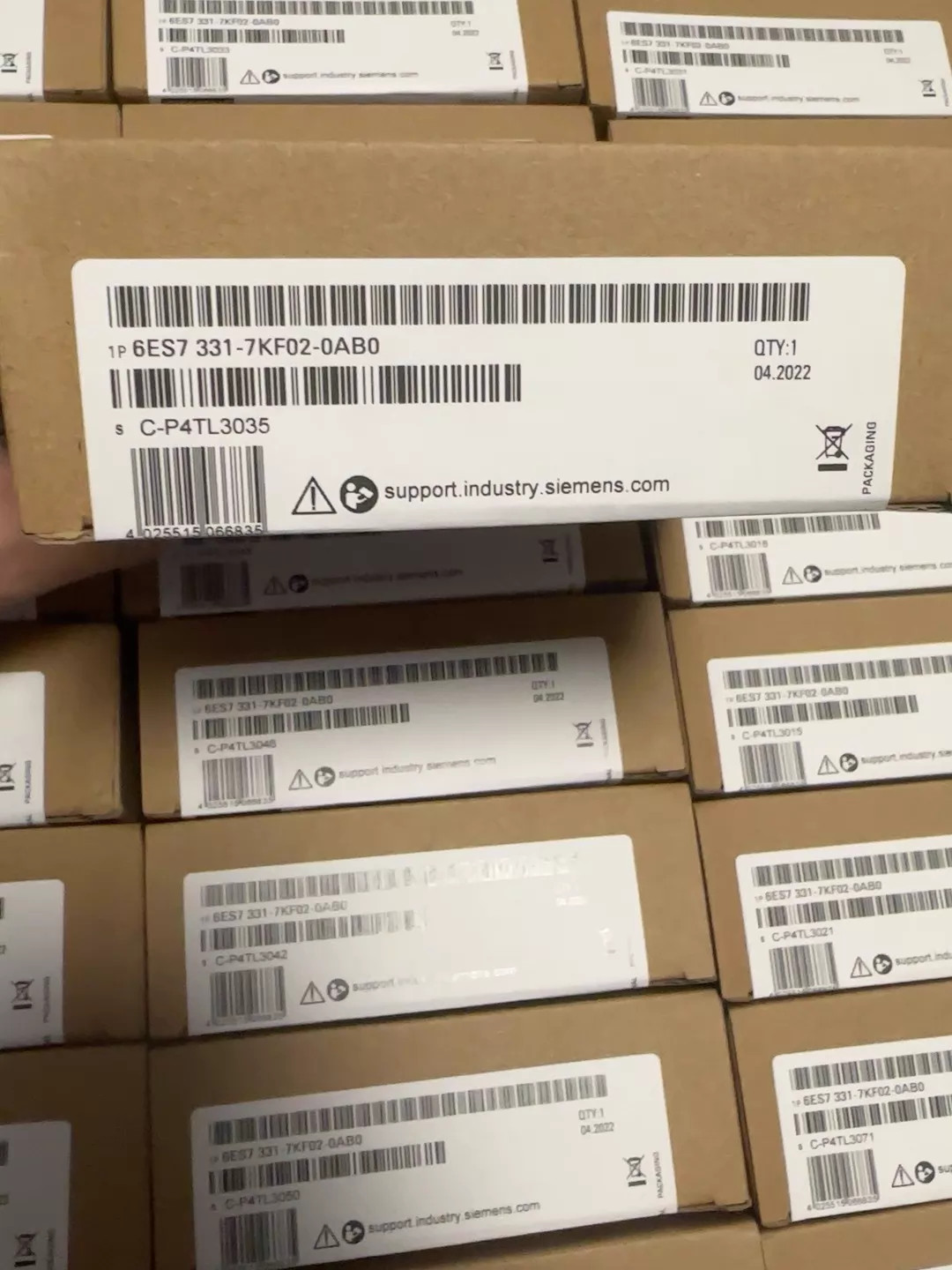 6ES7331-7KF02-0AB0 1PCS Brand New SIEMENS 6ES7 331-7KF02-0AB0 Fast delivery