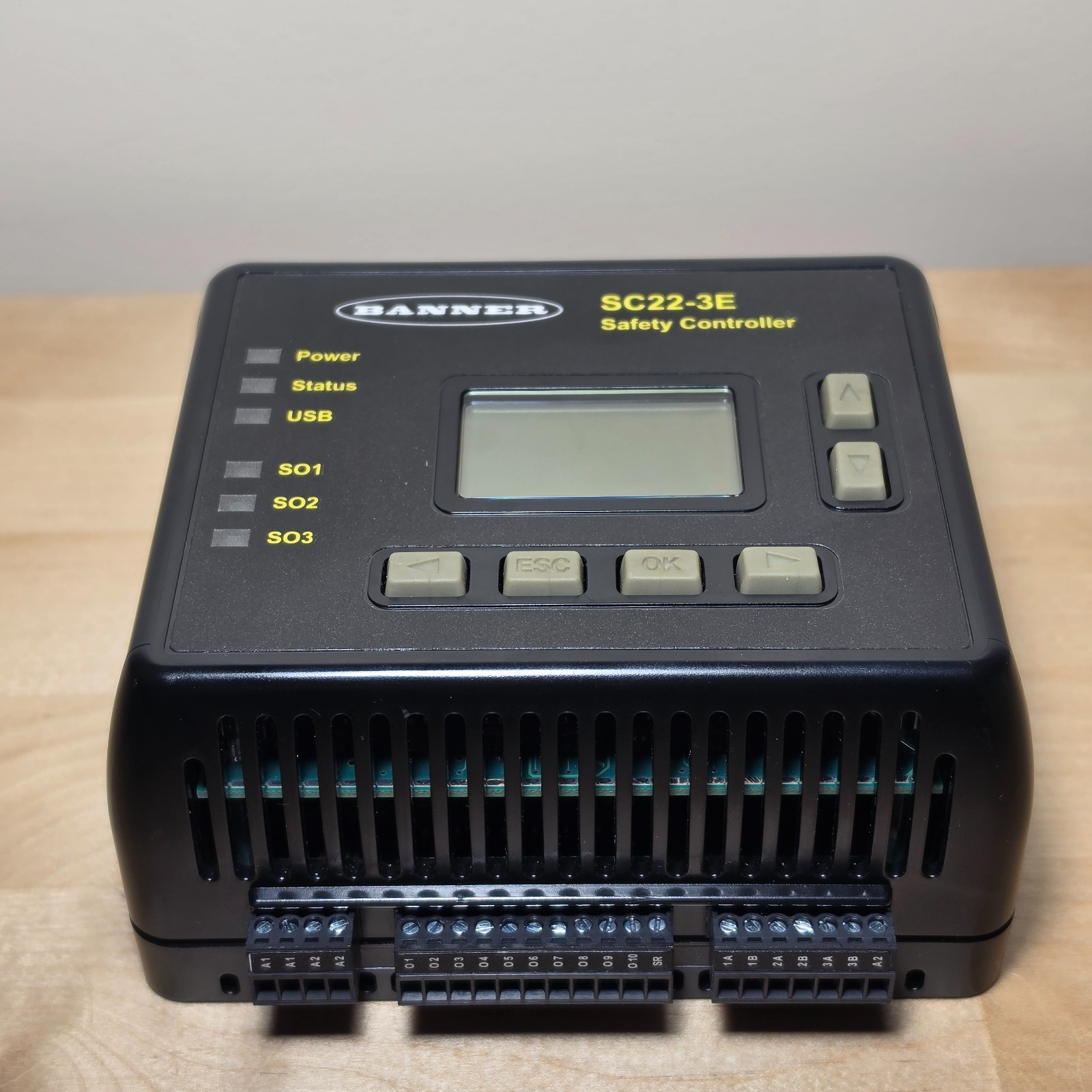 Banner SC22-3E Safety Controller 24VDC