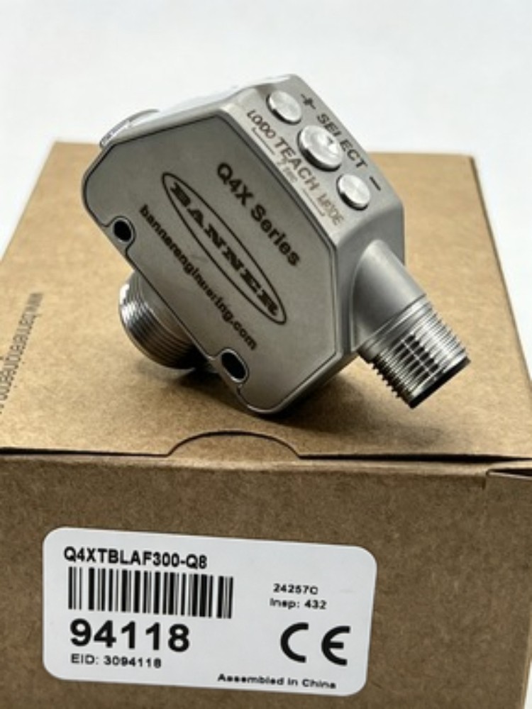 New BANNER Q4XTBLAF300-Q8 94118 Photoelectric Sensor FREE Expedited Shipping #P