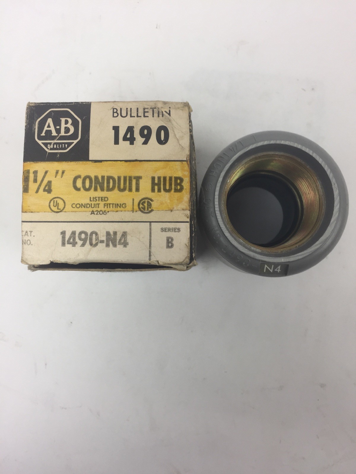 ALLEN BRADLEY 1490-N4 1 1/4″ CONDUIT HUB SERIES B