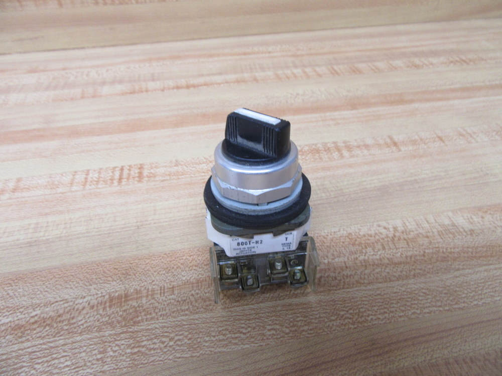 Allen Bradley 800T-H2 Selector Switch 800TH2 Series T,N W/800T-XA D,C