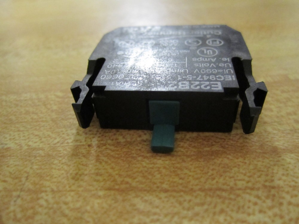 Cutler Hammer E22B2 Eaton Contact Block