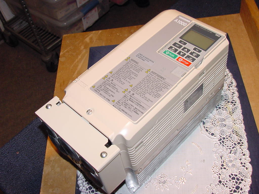 1PC Yaskawa CIMR-AU4A0018FAA AC Drive, 380-480Vac, 3 Phase, 20A-15A, NEW