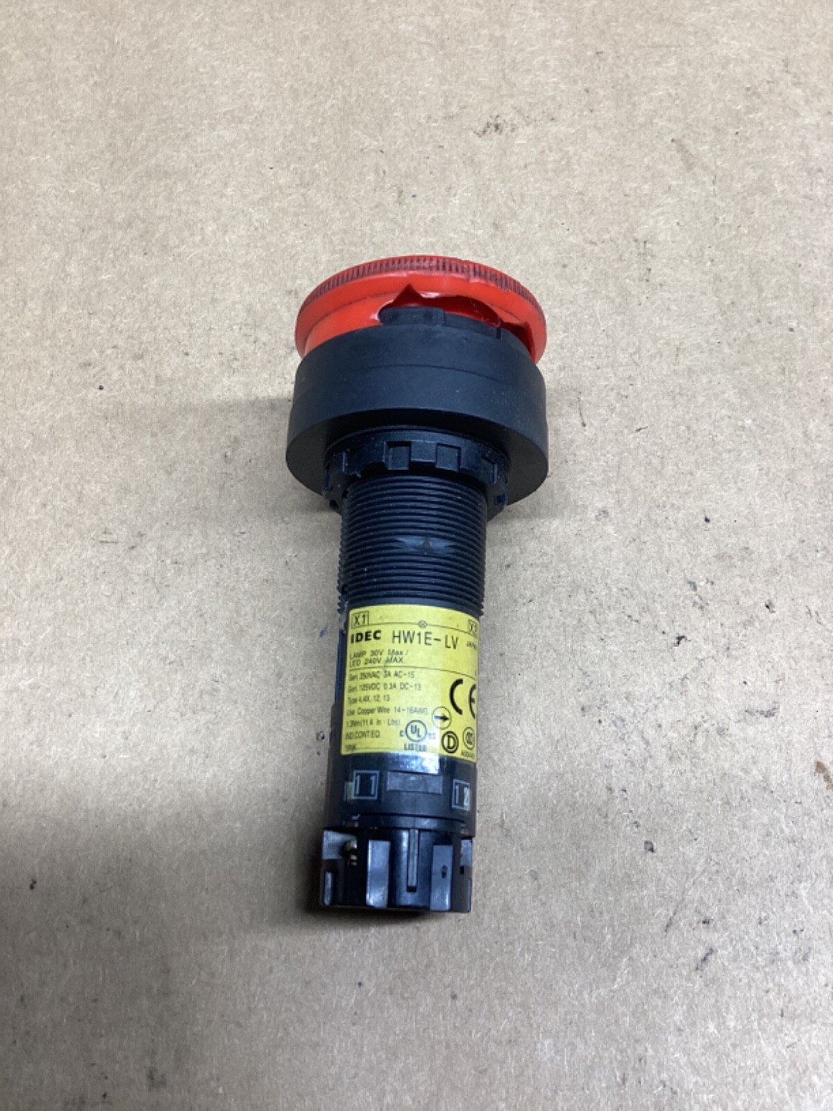 IDEC HW1E-LV Red Emergency Stop Twist Reset *Broken Cap* #4021M79