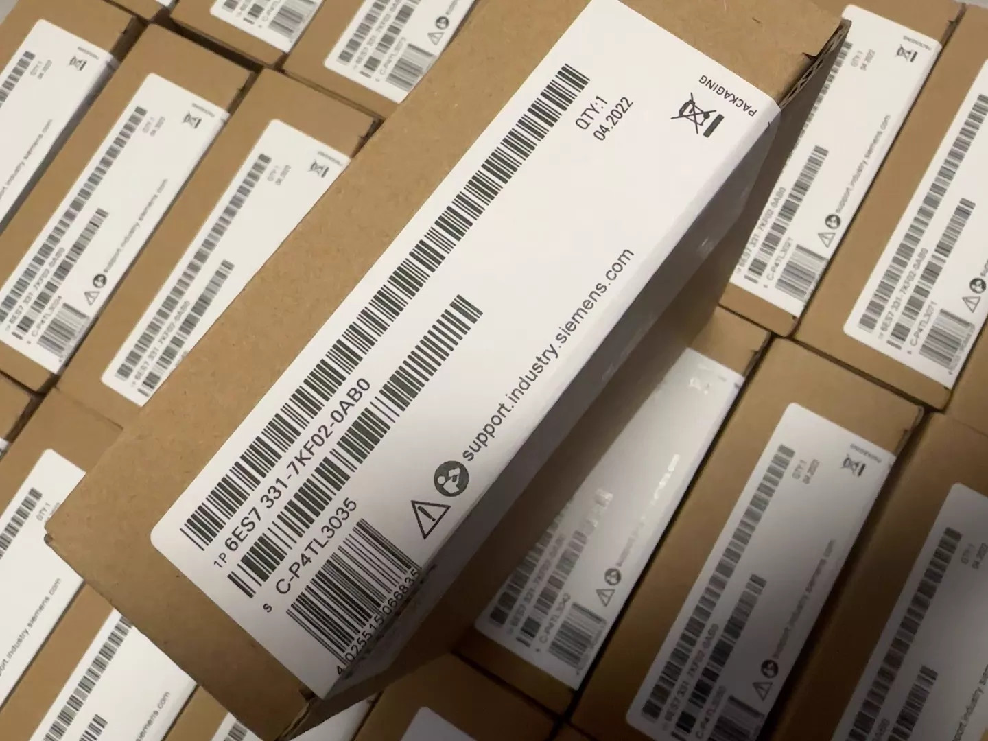 6ES7331-7KF02-0AB0 1PCS Brand New SIEMENS 6ES7 331-7KF02-0AB0 Fast delivery
