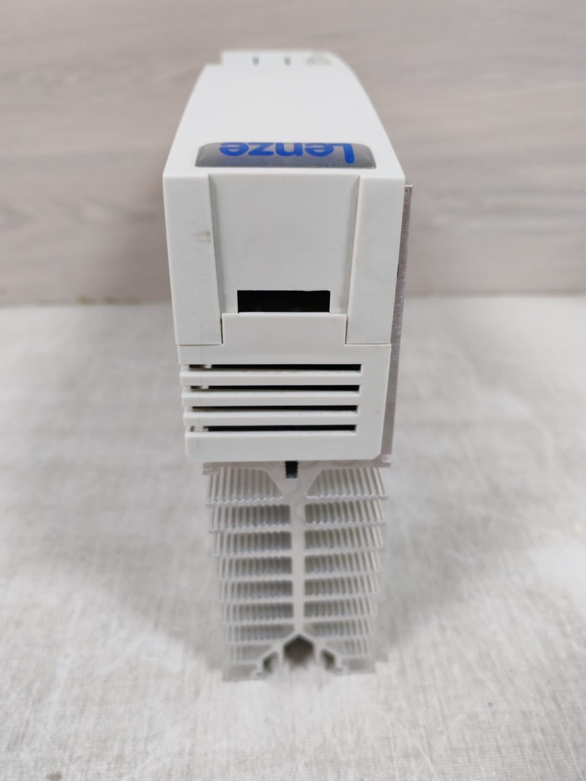 LENZE EMB9352-E SERIES BRAKE UNIT 765V