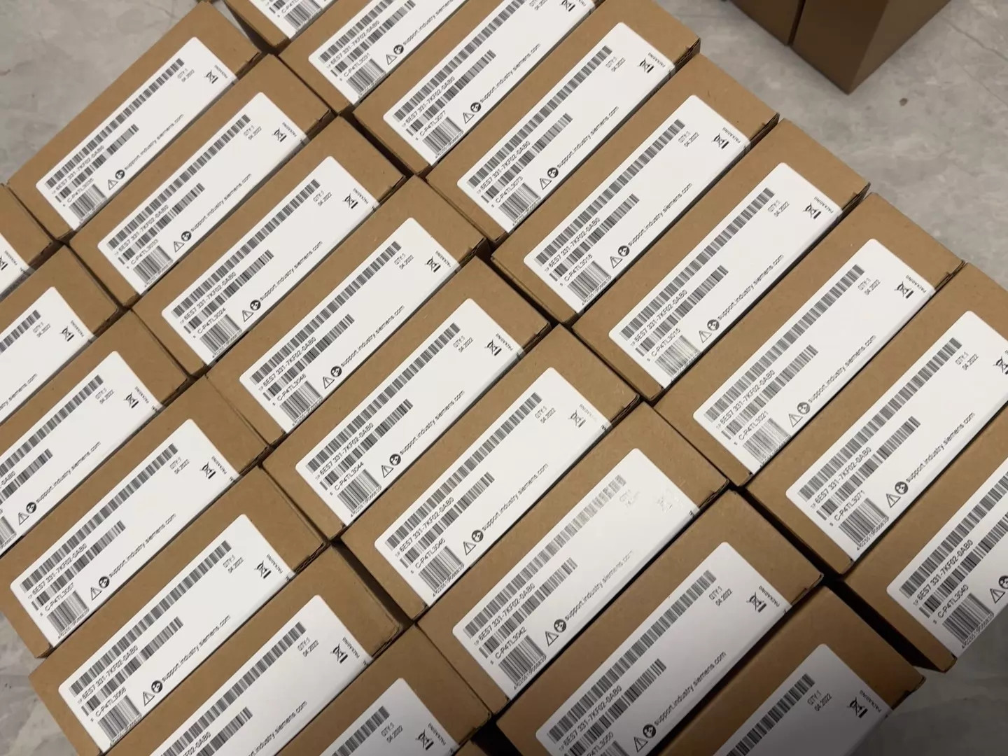 6ES7331-7KF02-0AB0 1PCS Brand New SIEMENS 6ES7 331-7KF02-0AB0 Fast delivery
