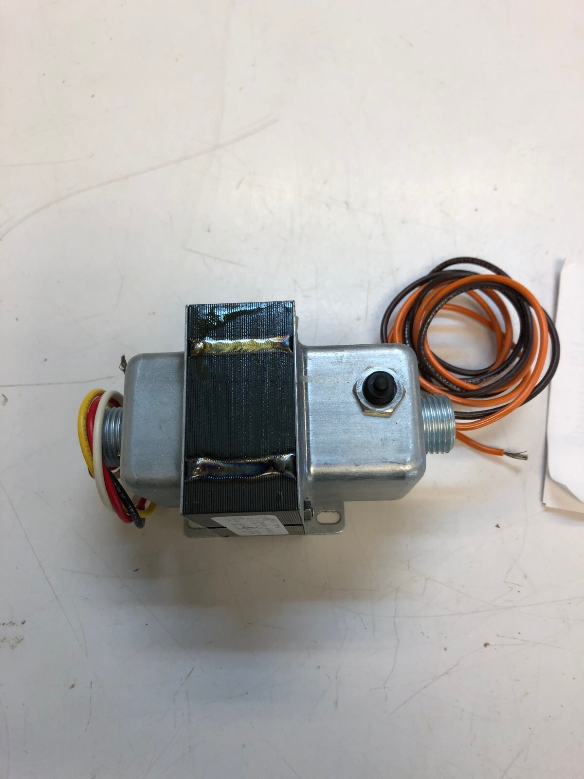 JOHNSON CONTROLS Y66T13-0 Transformer 120/208/240Vac Primary 24Vac Secondary