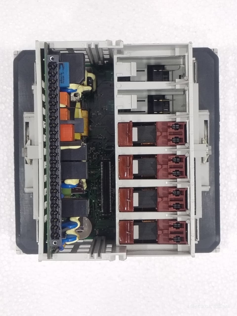 ABB REF610 RELAY / ABB REF610C11HCNR FEEDER PROTECTION RELAY/ MADE IN FINLAND