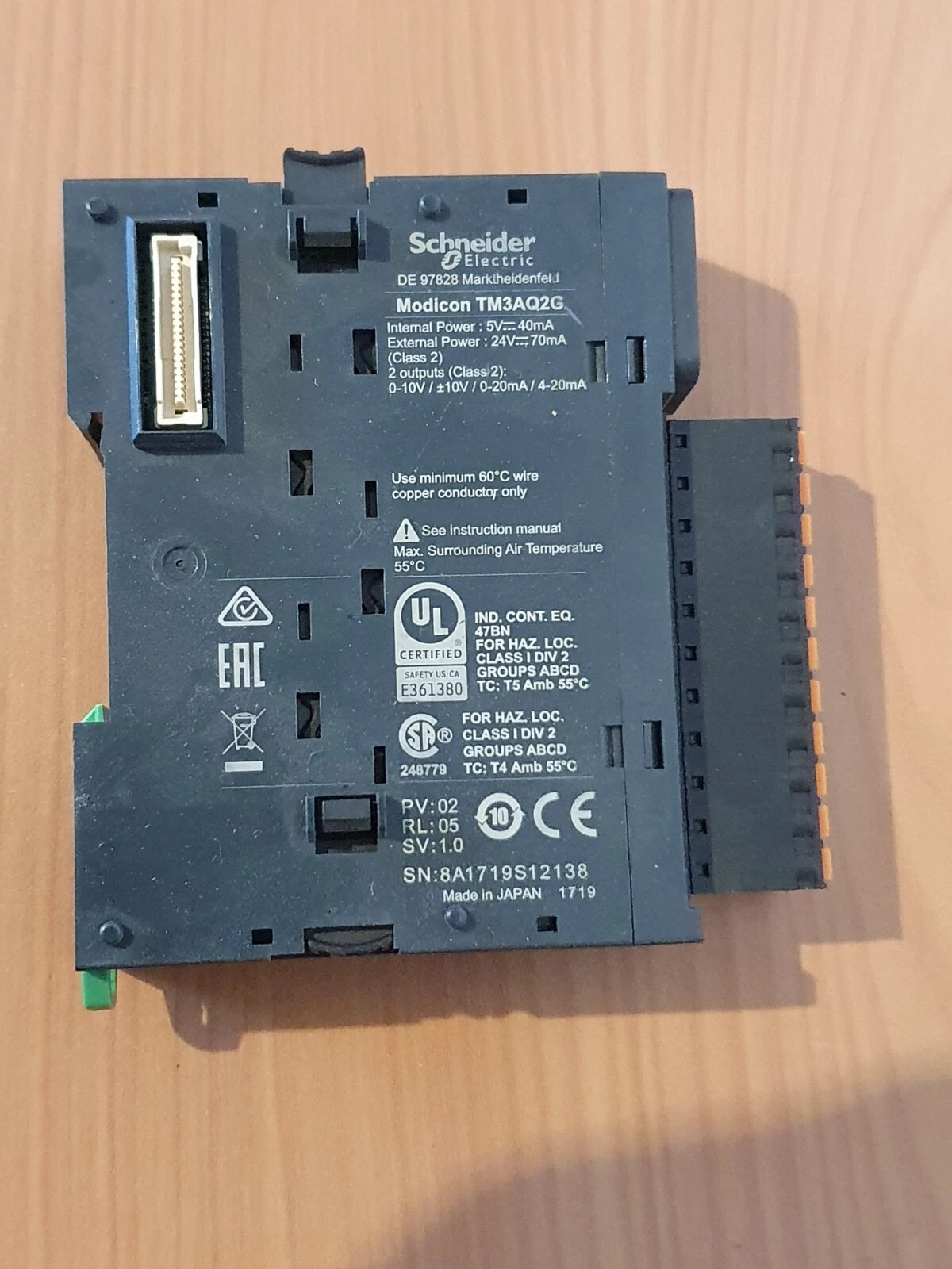 TM3AQ2 Brand New Schneider TM3AQ2 Sealed Programmable Analog Output Module