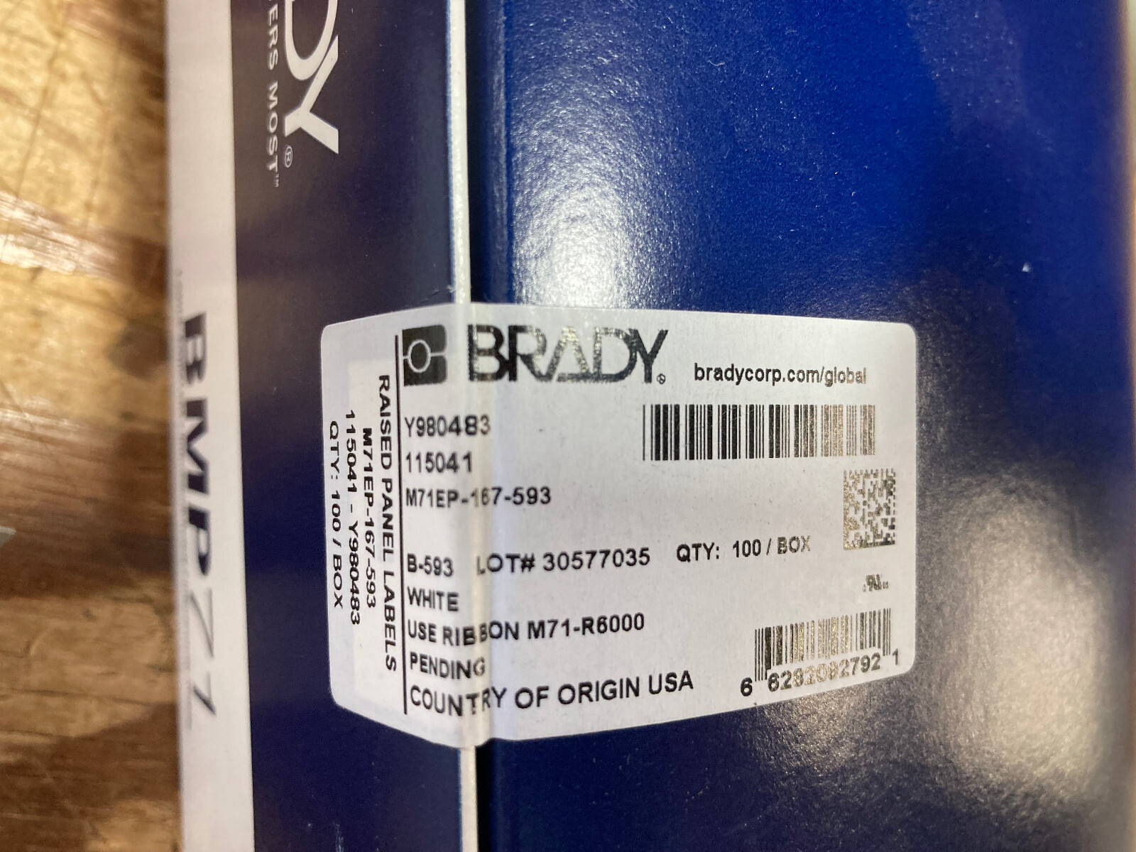 BRADY M71EP-167-593 WHITE RAISED PANEL LABELS 1.5 X 1.2 FOR M7 PRINTERS (NEW!)