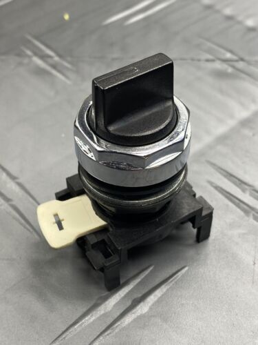 Eaton Cutler-Hammer E22XG1 3 Position Selector Switch Black (Lot of 2)