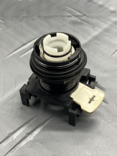 Eaton Cutler-Hammer E22XG1 3 Position Selector Switch No Knob (Lot of 2)