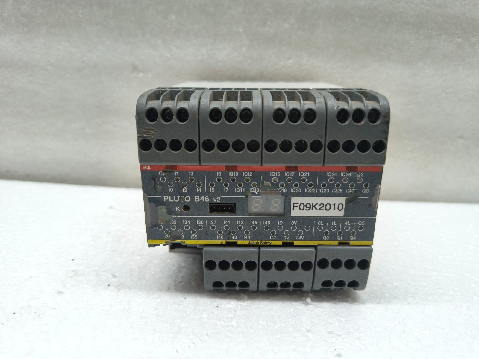 ABB 2TLA020070R1700 PLUTO B46 V2 SAFETY CONTROLLER ( USED CONDITION )