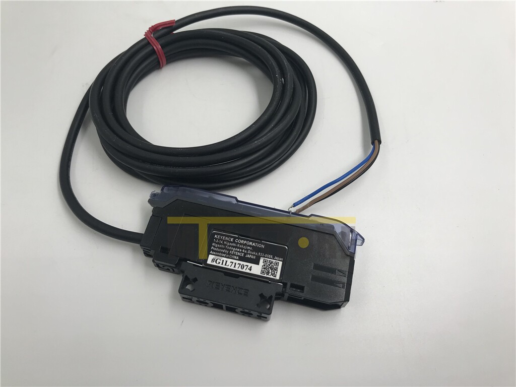 1PC Keyence Digital Fiber Optic Sensor Switch Amplifier FS-V31 FSV31 New in box