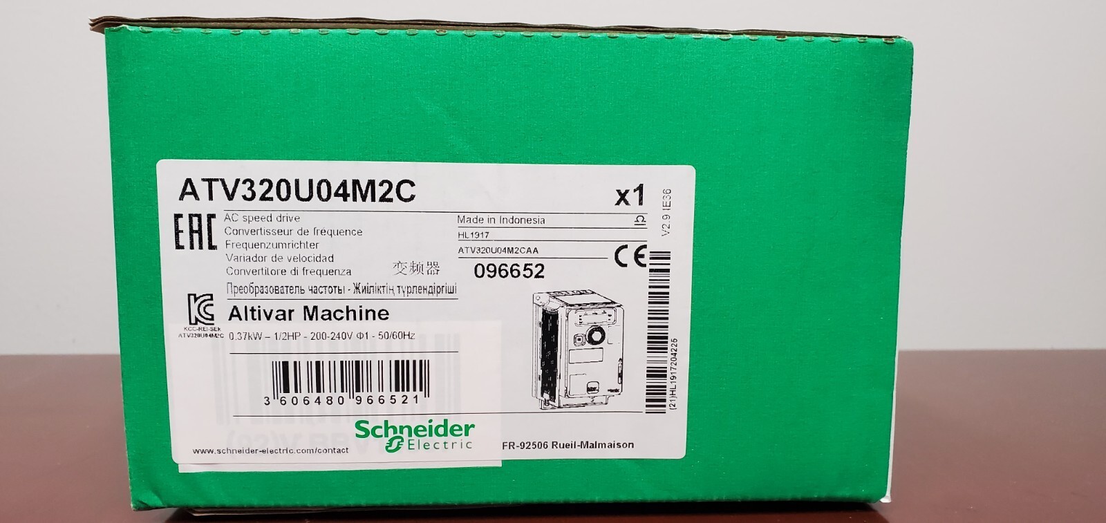New ATV320U04M2C Schneider Electric VFD 0.37KW 1/2HP Single Phase 50-60Hz