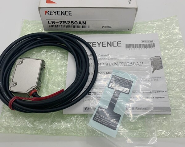 1PC KEYENCE LR-ZB250AN LRZB250AN Laser Sensor New In Box Expedited Ship