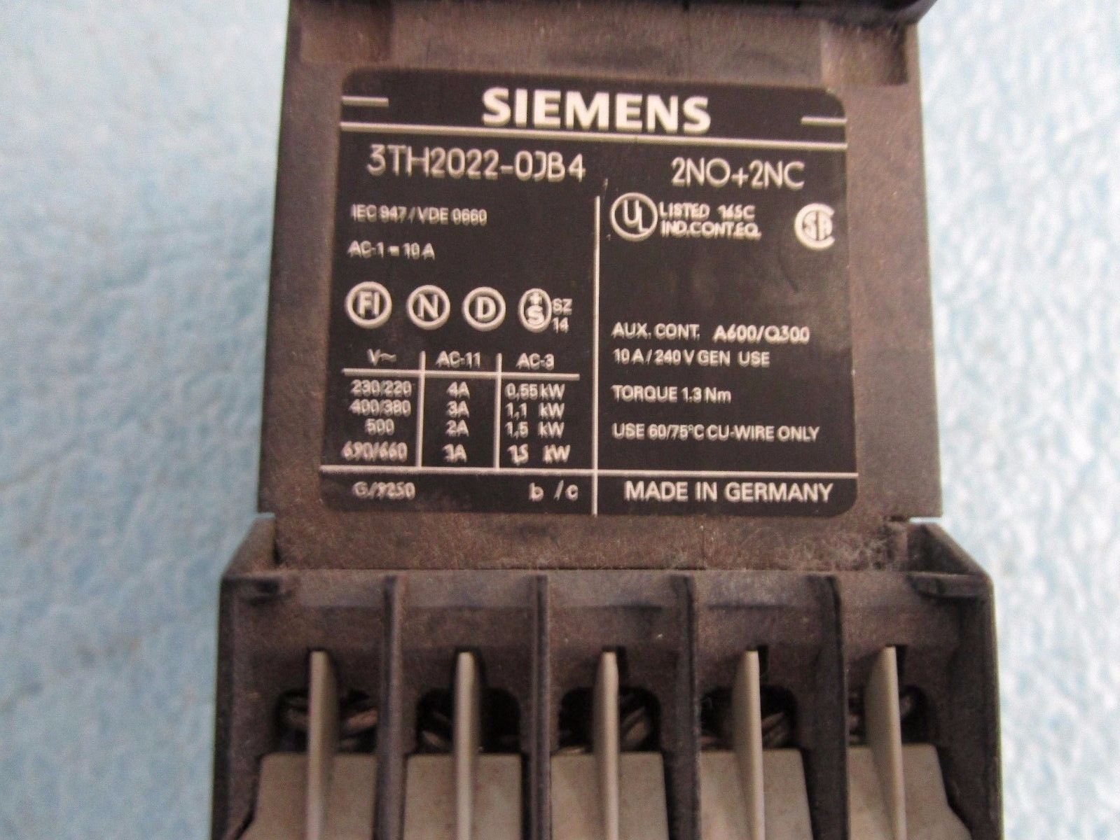 Siemens Model: 3TH2022-0JB4 2NO+2NC Contact Relay