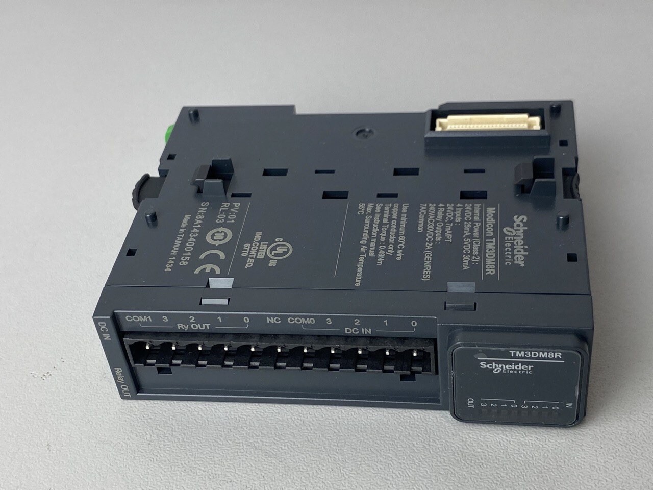 Schneider TM3DM8R Discrete I/O module Modicon TM3 8 IO (4in, 4relay outputs) 24V