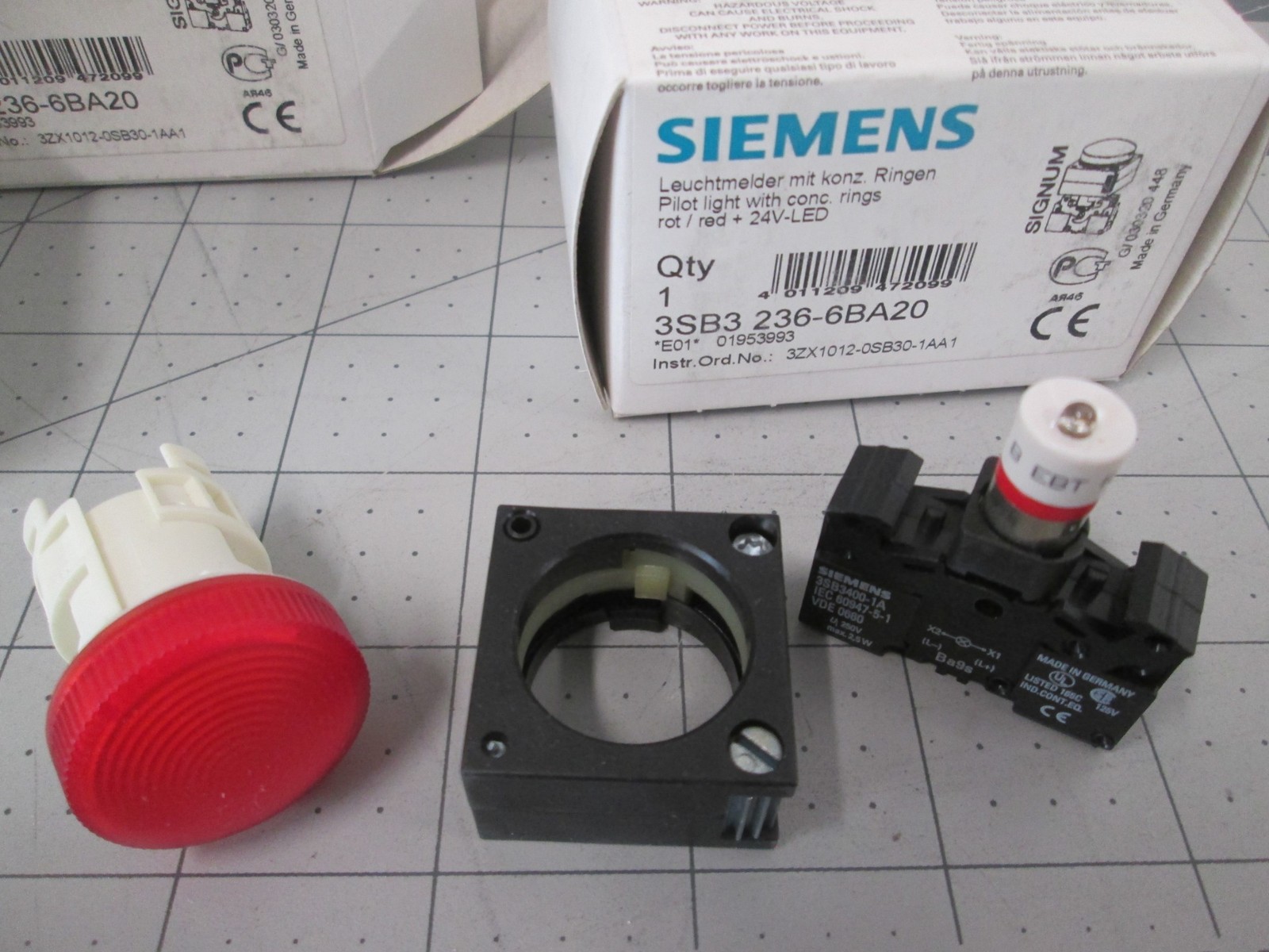 Siemens, 3SB3 236-6BA20, Red Pilot Light Indicator, New, Lot of 3
