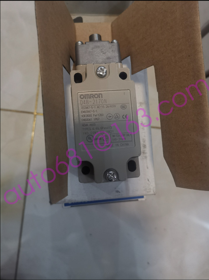 Omron D4B-2170N Limit Switch D4B2170N New One Free Shipping
