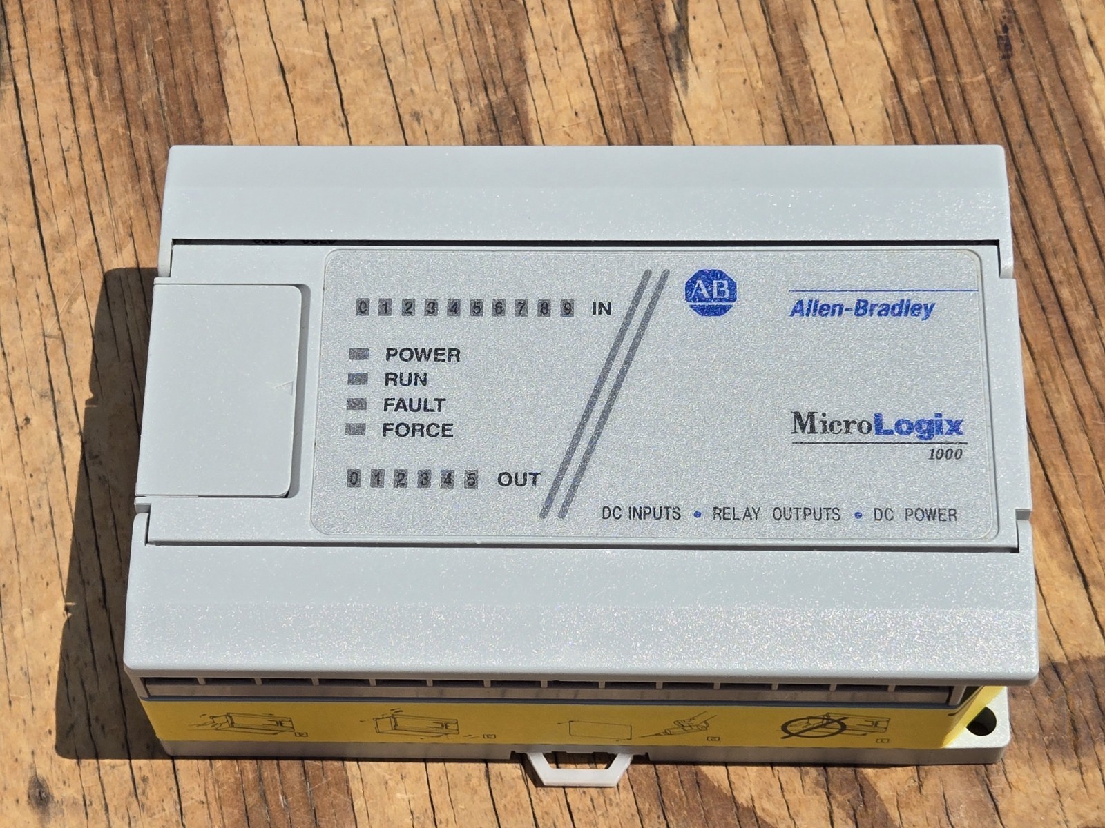 NOS Allen-Bradley 1761-L16BWB Ser E MicroLogix 1000 16-Point 24VDC PLC Controler