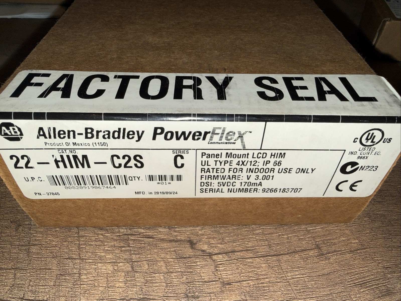 1PC Surplus new in box 22-HIM-C2S Allen Bradley Remote DSI LCD HIM